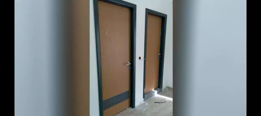 Laminate Door with Aluminum Frame and Grille