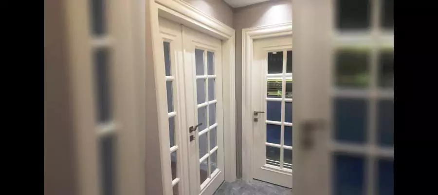 Antique Lacquered Door with Tiles Slats