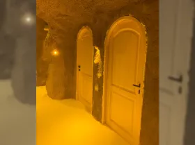 gua cafe wc giriş masif kapıları