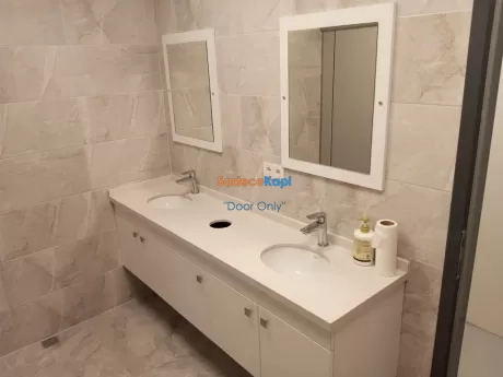 corian tezgahlı banyo dolabı