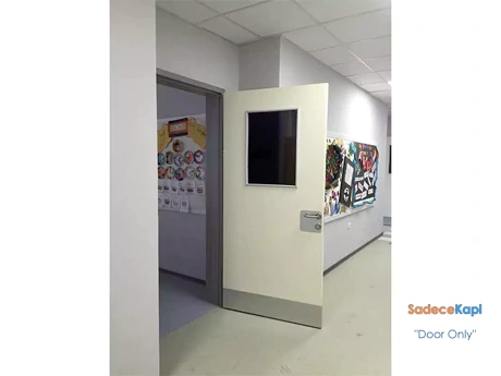 aluminyum kasalı ve pencereli laminat okul kapısı