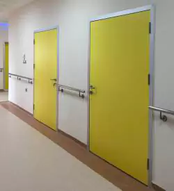 alüminyum kasalı laminat hastane kapısı