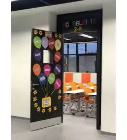 sac korumalı ve camlı laminat okul kapısı